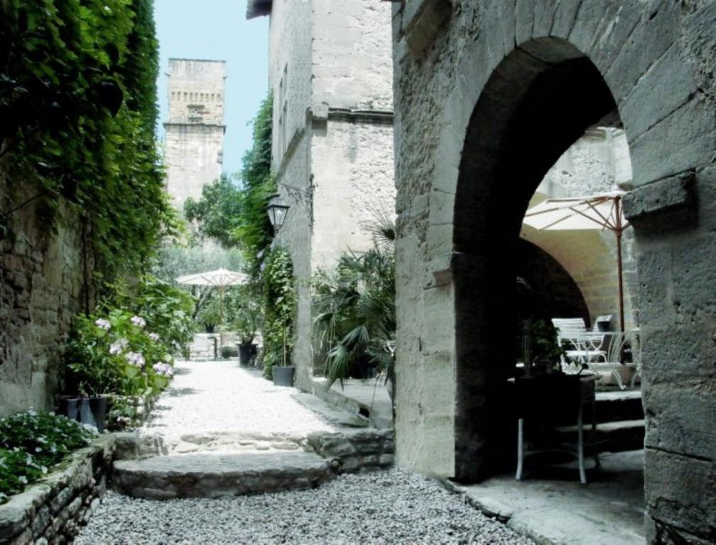 Monte Arena Bed & Breakfast Montaren-et-Saint-Mediers ภายนอก รูปภาพ
