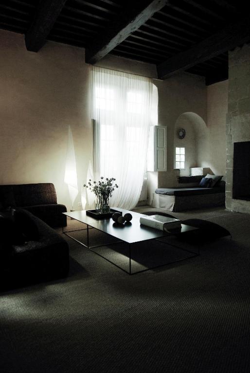 Monte Arena Bed & Breakfast Montaren-et-Saint-Mediers ภายนอก รูปภาพ