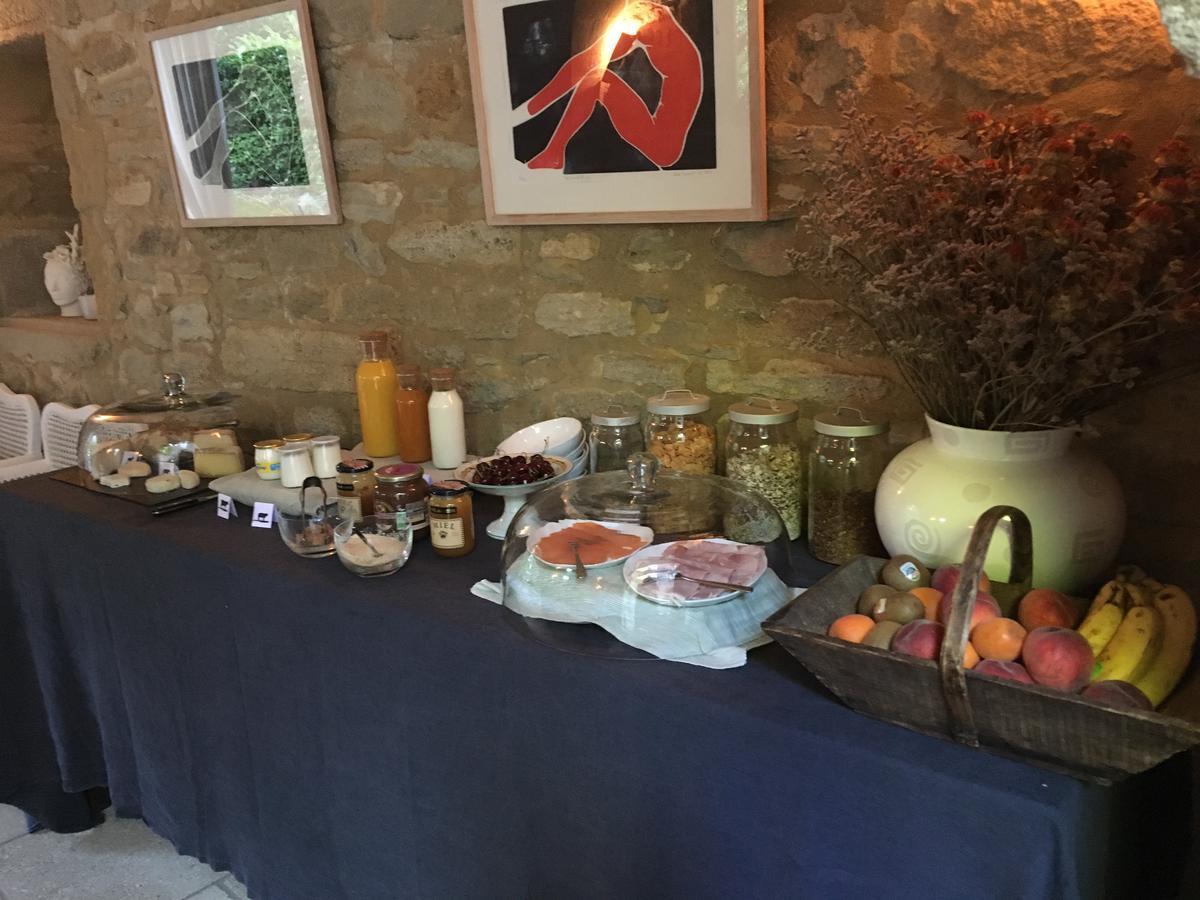 Monte Arena Bed & Breakfast Montaren-et-Saint-Mediers ภายนอก รูปภาพ