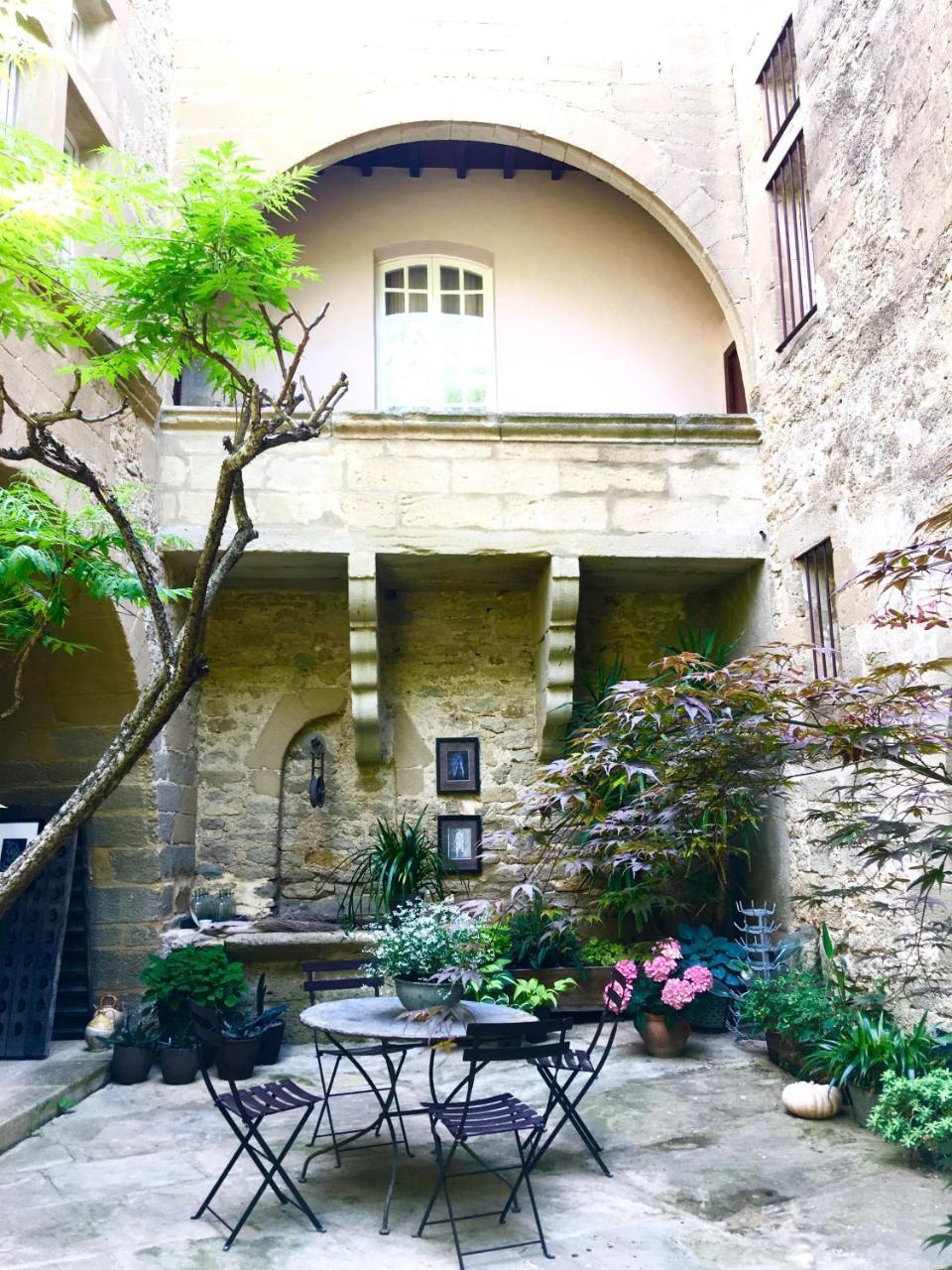 Monte Arena Bed & Breakfast Montaren-et-Saint-Mediers ภายนอก รูปภาพ