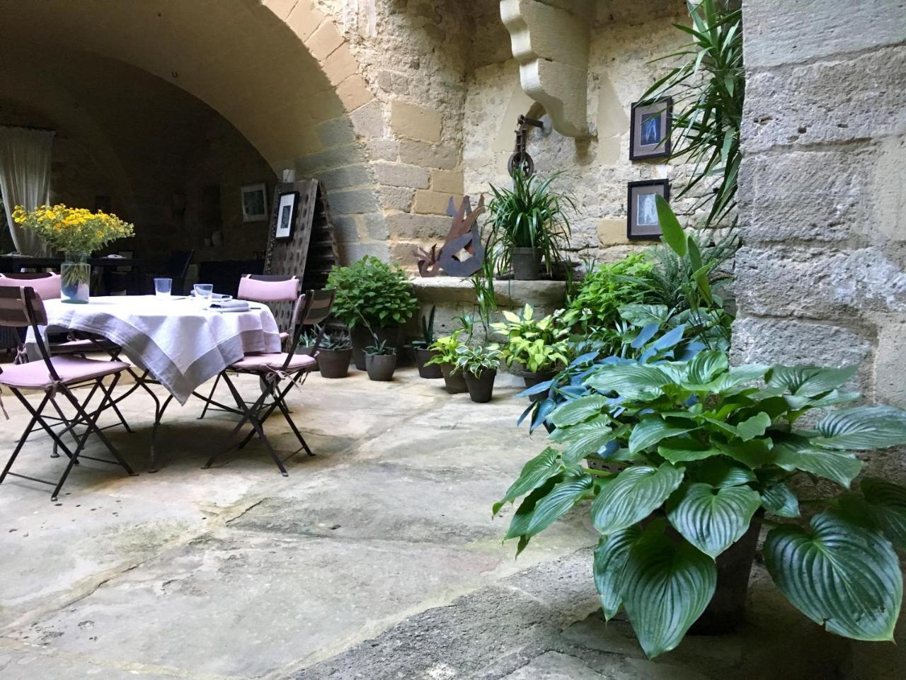Monte Arena Bed & Breakfast Montaren-et-Saint-Mediers ภายนอก รูปภาพ