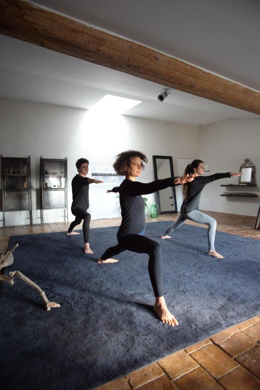 Monte Arena Bed & Breakfast Montaren-et-Saint-Mediers ภายนอก รูปภาพ